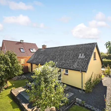 2 Bedroom Amazing In Orum Djurs Feriehus